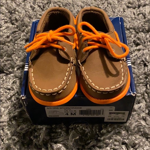 Sperry Boat Shoes - Picture 2 of 6